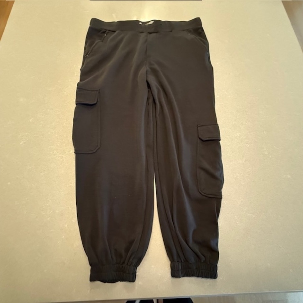 Wit & Wisdom (Nordstrom) Women's High Waist Black XL Cropped Cargo Jogger Pants